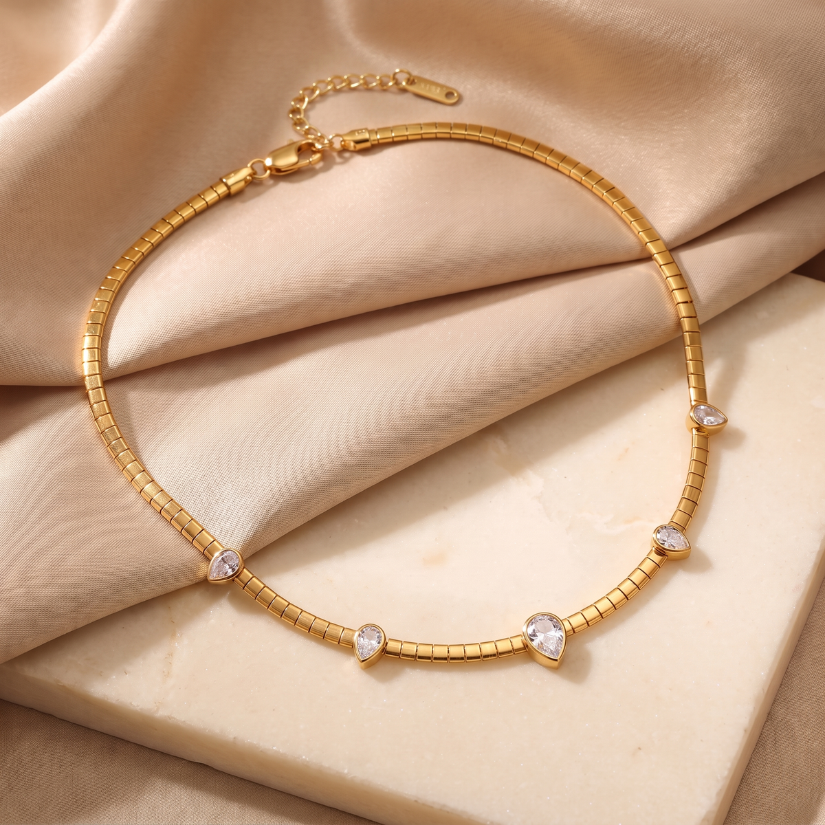 Pear Station Choker